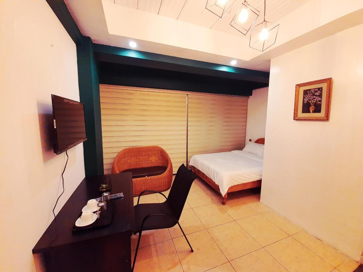 2428 Suites Urdaneta Exterior foto