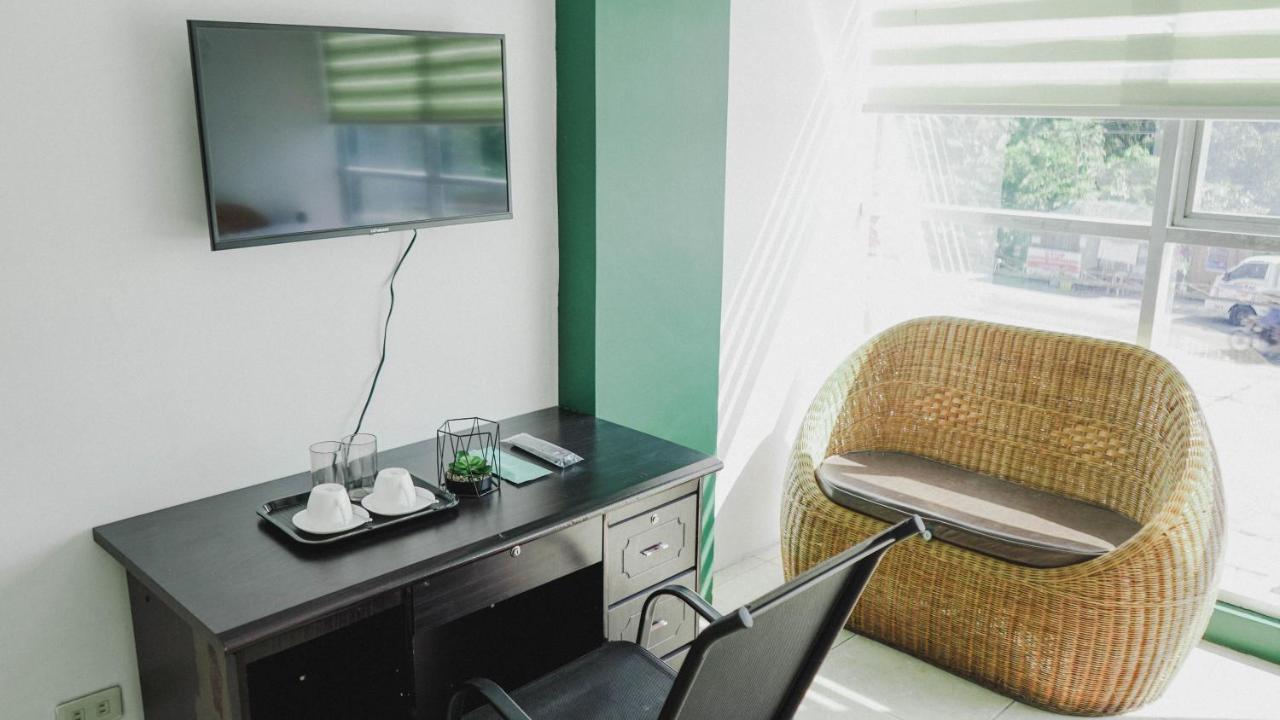 2428 Suites Urdaneta Exterior foto