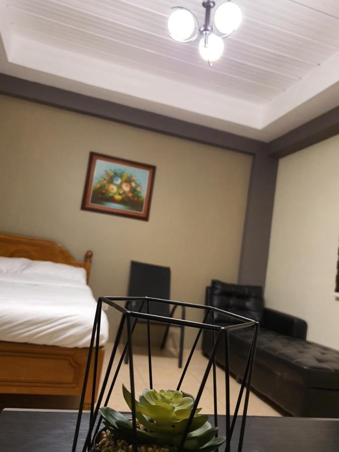 2428 Suites Urdaneta Exterior foto