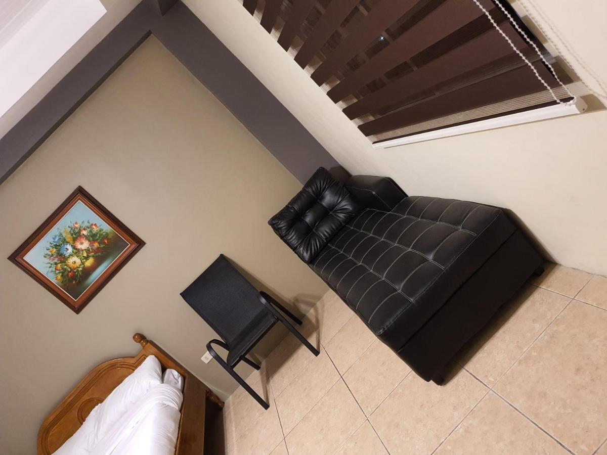 2428 Suites Urdaneta Exterior foto