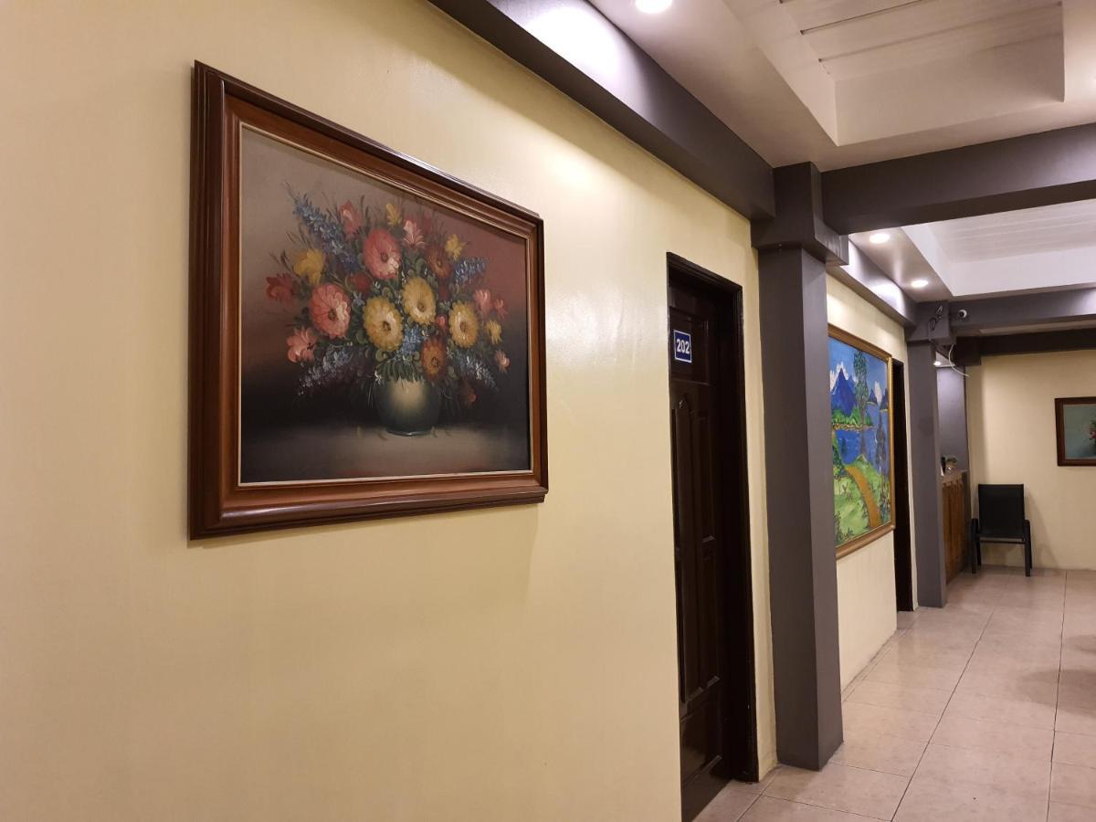 2428 Suites Urdaneta Exterior foto